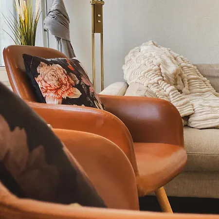 Nyaraló 8p 4b Charming Retreat In Center *