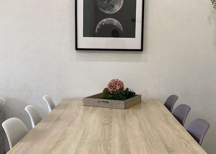 8p 4b Charming Retreat In Center * Dordrecht