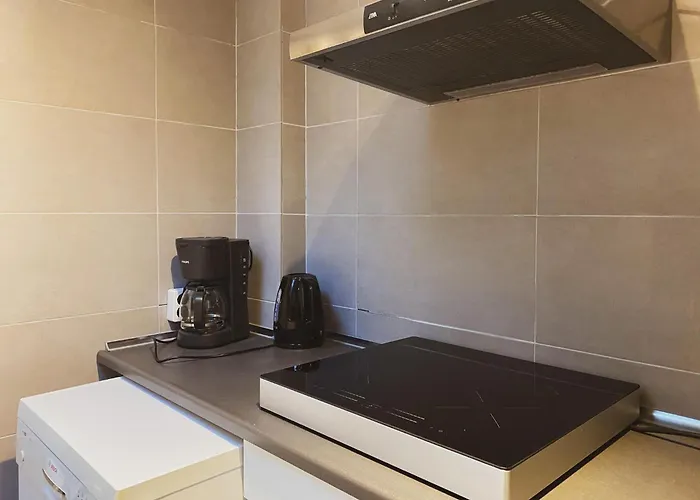 펜션 8p 4b Charming Retreat In Center