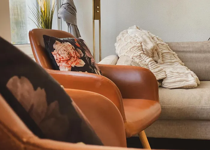 Дом отдыха 8p 4b Charming Retreat In Center *